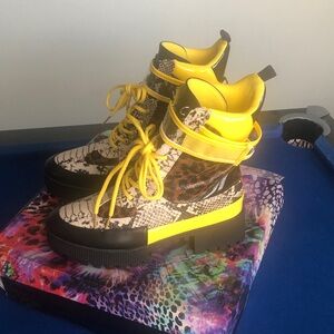 Cape Robbin’s Yellow and Black Snake Print High-Top Sneakers